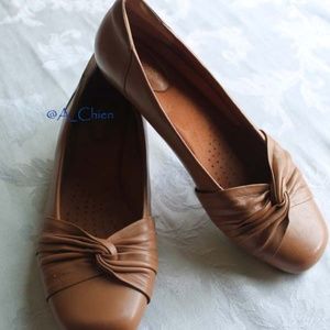 Clarks Beige Flats